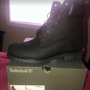 Black timberland boots